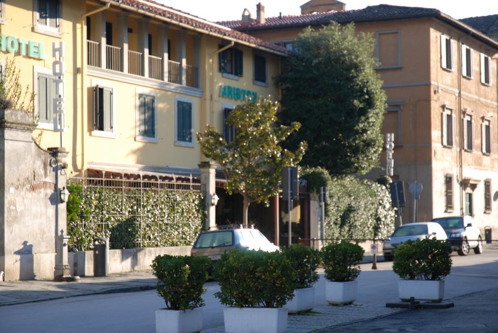 Hotel Ariston Pisa Bagian luar foto